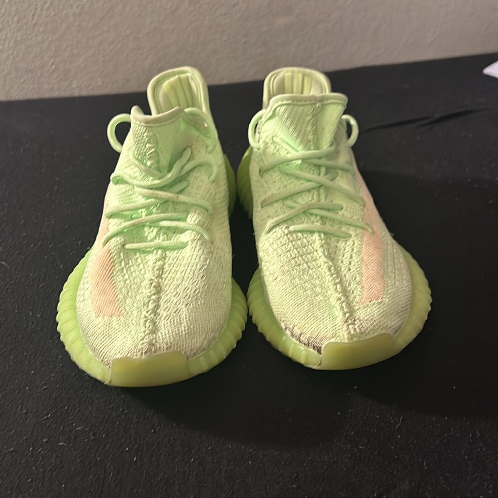 Yeezy 350 v2 “glow” size 7 1/2 - Picture 4 of 6